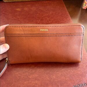 Fossil Tan Leather Zip Wallet
